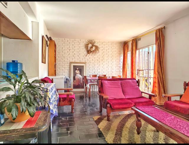 3 BEDROOM DUPLEX FOR SALE IN WINDSOR WEST